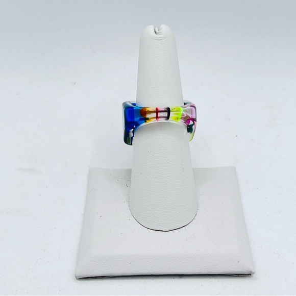 Vtg Lucite Ring 60's70's Vibrant Stripes Neon Green, Blue, Purple, Pink Yellow - Picture 2 of 6